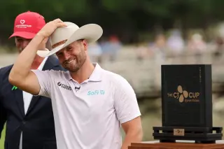 Clark shoots 60 to win CJ Cup Byron Nelson, ending two-year drought