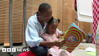 London expands Dolly Parton’s free book program to 10 boroughs