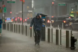 Storms Threaten 40 Million as Mid-Atlantic Braces for Severe Weekend Weather