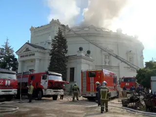 Drones Strike Sevastopol Museum and Mariupol Port as Crimea Faces Blackouts
