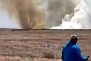 Four Navy crew escape as jets collide during Idaho air show