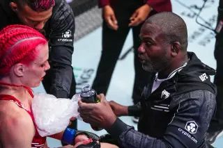 Din Thomas apologizes for poorly timed retirement reveal during Robertson's UFC 330 title bid