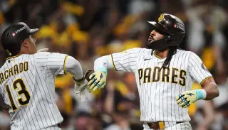 Padres dominate Cubs in Game 1 of NL Wild Card series