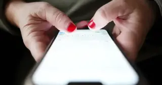 Lancet Review Shifts Blame for Youth Digital Harm from Families to Tech Giants