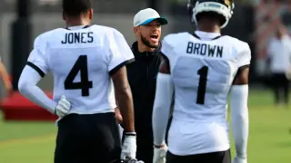 Jaguars Turn Defense into Playmaking, Force Four Takeaways vs Buccaneers