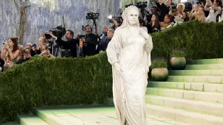 Heidi Klum Becomes a Walking Masterpiece at Met Gala 2026