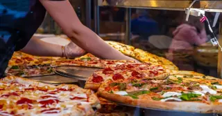 New York weighs ban on baking additive, reshaping pizza and bagels