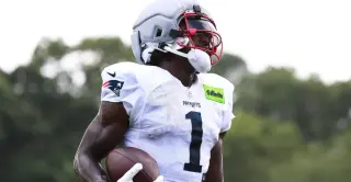 Patriots' new wideouts shine in padded practice as Maye connects on big plays