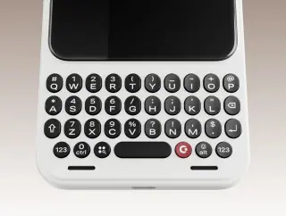 Clicks readies pocket-sized keyboard phone with year-end shipping