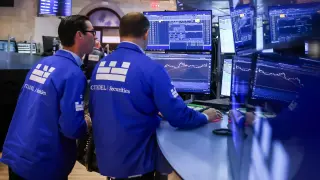 Markets Rebound as SpaceX Spectrum Deal Disrupts Telecoms and AI Skepticism Lingers