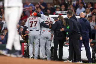 Báez injury tests Tigers' depth as Mize exits with groin tightness