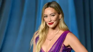 Hilary Duff's Mexico Getaway Sparks Renewed Debate Over Ashley Tisdale's 'Toxic Mom Group' Essay