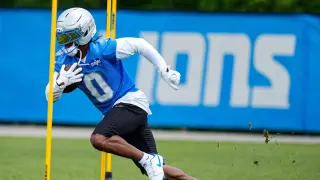 Gibbs edges Bijan for higher annual value in Lions contract