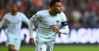 Mbappé’s knee scare ends in two-week layoff, sparing Real Madrid for El Clásico