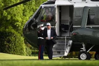 Trump mulls White House helipad to ease Marine One landings