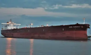 Iraqi Supertanker Reverses Course as Hormuz Traffic Remains Narrow