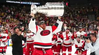 Andersen first to lift Stanley Cup as Hurricanes clinch title
