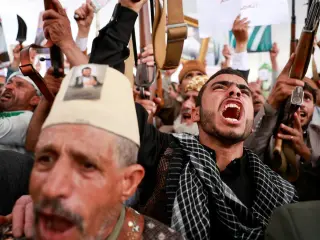 Yemen’s Conflict Escalates as 81 Govt Attacks and Houthi Strikes Reach Saudi Border