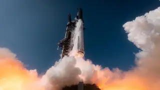 Starship V3 kicks off a new era of orbital refueling and Artemis plans