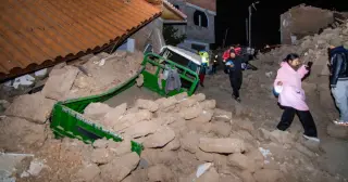 Peru Andes Quake Kills at Least Five, Displaces Hundreds