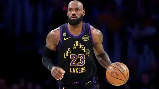 LeBron James Joins the 76ers, a Dream Roster Brimming with Chemistry Questions