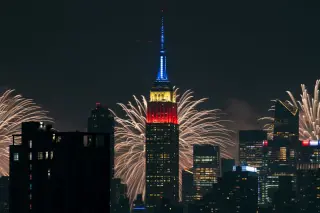 USA’s 250th birthday heats up with fireworks and a Brooklyn Bridge blaze