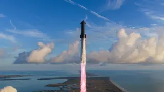 SpaceX Starship Achieves First Orbital Insertion, Deploys 26 Starlink V3 Satellites