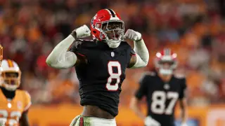 Falcons lock in Pitts with 3-year, $54M extension