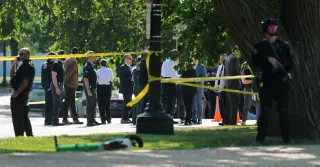 Secret Service fires on armed suspect near Washington Monument, wounding both suspect and bystander