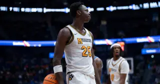 Mitchell flips from Kentucky, eyes Missouri return