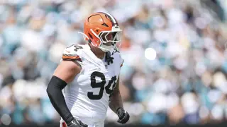 Browns’ Mason Graham to miss weeks with MCL and ankle sprains after Steelers clash