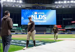 Brewers edge Padres 3-2 in NLDS opener after bizarre roof ruling
