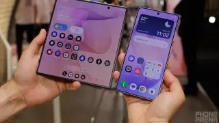 Samsung Flagships See Price Volatility as Apple Foldable Launch Diverts Holiday Buyers