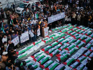 Gaza Families Honor 100 Victims Recovered from Rubble as Recovery Efforts Stall