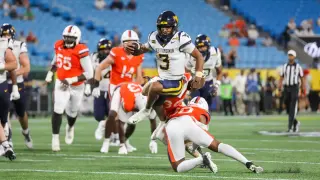 Hawkins Jr. Sparks WVU Past No. 25 Virginia in 38-27 Upset