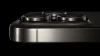 Pro iPhone Titanium Return Doubted as Aluminum Holds Heat for AI