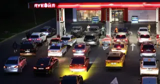 Russia Faces Fresh Fuel Shortages as Drone Attacks Disrupt Refineries