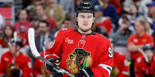Bedard returns to full contact as Blackhawks seek turnaround against Penguins