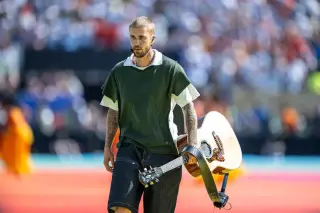 Bieber’s acoustic World Cup halftime moment divides fans