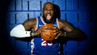 LeBron James Sets High Bar for 76ers at Media Day