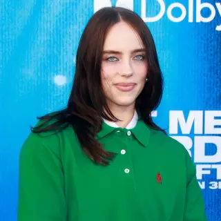 Billie Eilish Returns to Blonde with New Short Cut