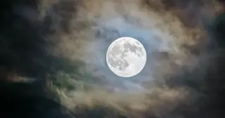 Mars-Sized Crash Forged Earth's Unusually Large Moon