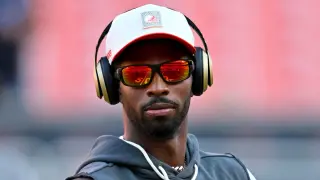 Browns Keep Sanders as Backup Amid Four-QB Roster Dilemma