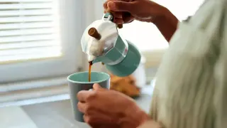 Tea linked to higher bone density in older women; heavy coffee intake tied to lower density