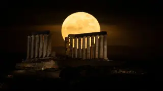 Blue Moon Brilliance: May 2026's Micromoon Lights Up Skies Worldwide