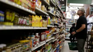 April core inflation holds at 3.3%, keeping Fed on the sidelines