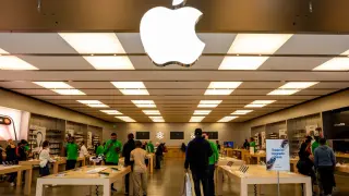 Apple shuts down its first unionized store as part of retail downsizing