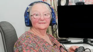 Scottish Grandmother Cath Bowie Recognized as Oldest Female Fortnite Streamer