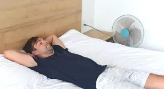 Nighttime Fans Won’t Permanently Harm Your Lungs—Smart Airflow Helps