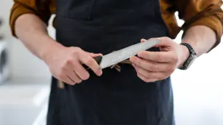 Amazon Reviewers Praise $40 Rolling Knife Sharpener for Ease and Precision